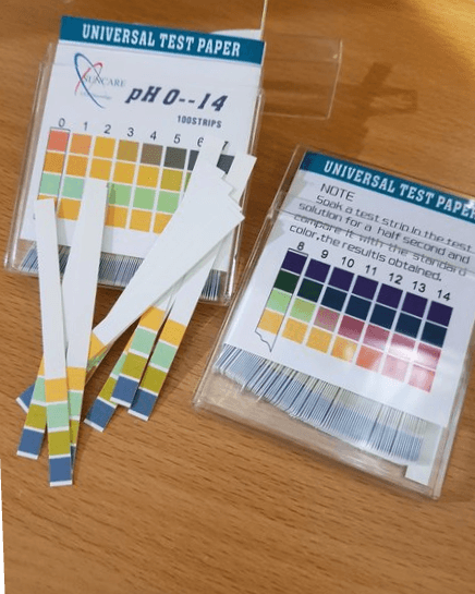 UNIVERSAL TEST PAPER CARL pH 0--14 100STRIPS e 1 2 3 4 5 € UNIVERSAL TEST PAPER NOTE Sook a test strin in the test solution for a half second and compare it with the storier color.the results obtained 8 9 10 11 12 13 14 